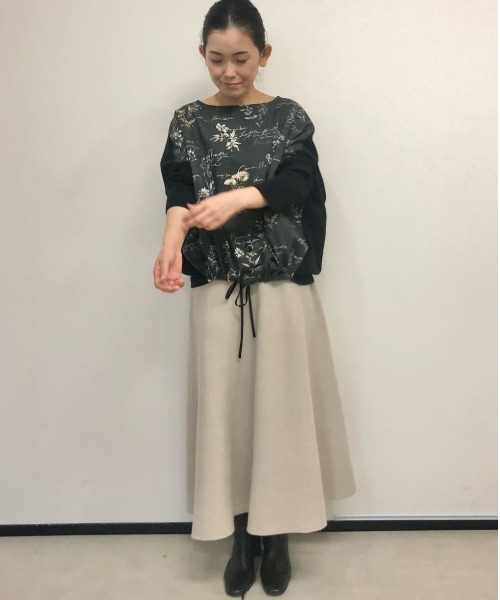 BEARDSLEY(ビアズリー)の「セットアップでもたのしめる花プリントニット(ニット/セーター・レディース・グレー/アイボリー・FREE)」の10枚目の写真