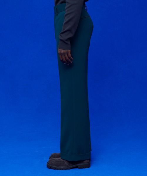 UNITED TOKYO（ユナイテッドトウキョウ）の「ダブルクロスハイウエストフレアPT（スラックス・メンズ・ライトベージュ/グリーン/ネイビー・1/2/3）」の8枚目の写真