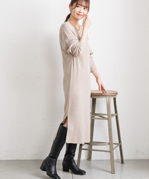 prose verse（プロズヴェール）の「バックレースアップリブニットワンピース（ワンピース・レディース・グレイッシュベージュ/アイボリー/ブラック・MEDIUM）」の3枚目の写真