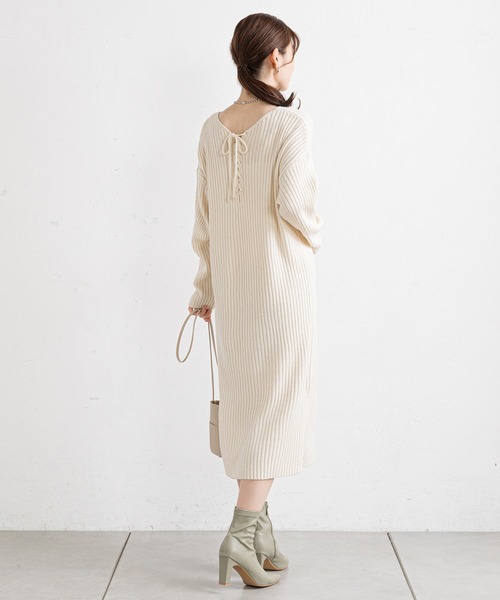 prose verse（プロズヴェール）の「バックレースアップリブニットワンピース（ワンピース・レディース・グレイッシュベージュ/アイボリー/ブラック・MEDIUM）」の16枚目の写真