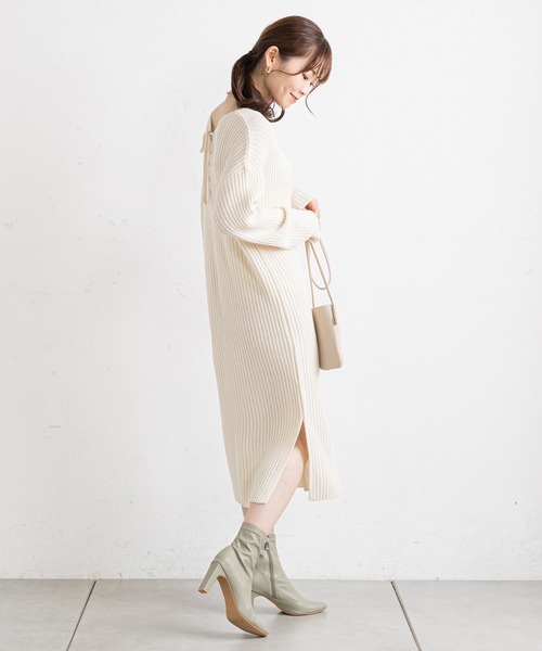 prose verse（プロズヴェール）の「バックレースアップリブニットワンピース（ワンピース・レディース・グレイッシュベージュ/アイボリー/ブラック・MEDIUM）」の9枚目の写真