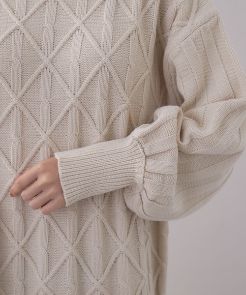 vis-`a-vis（ビサビ）の「【WEB限定】アシンメトリー柄ベルト付きボリュームニットワンピース（ワンピース・レディース・ブラック/グリーン/レンガ/キナリ・S/M）」の14枚目の写真