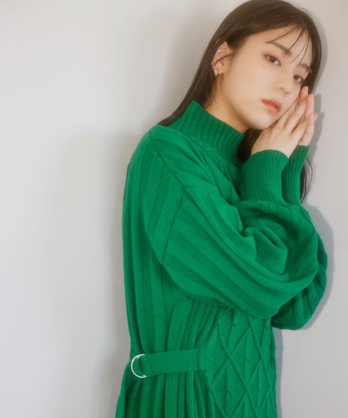 vis-`a-vis（ビサビ）の「【WEB限定】アシンメトリー柄ベルト付きボリュームニットワンピース（ワンピース・レディース・ブラック/グリーン/レンガ/キナリ・S/M）」の8枚目の写真