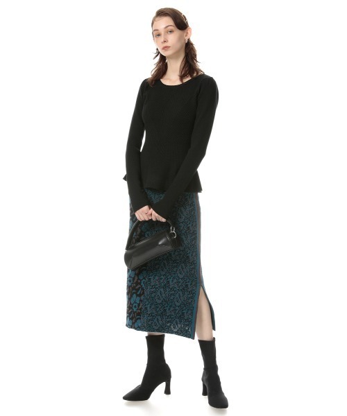 SLY(スライ)の「PEPLUM HG TOPS ペプラム ハイゲージ トップス(ニット/セーター・レディース・ベージュ/アイボリー/ブラック/ターコイズブルー・FREE)」の6枚目の写真