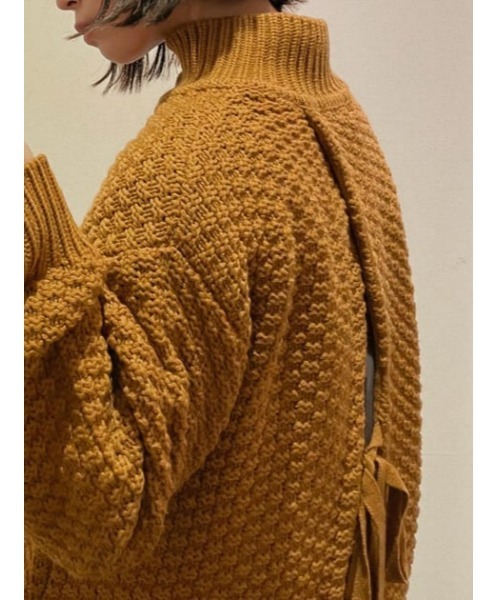 MOUSSY（マウジー）の「BACK OPEN CABLE ニット（ニット/セーター・レディース・ブラック/ベージュ/アイボリー/キャメル・FREE）」の21枚目の写真