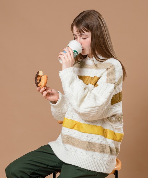 MUHET(ミュエータ)の「ケーブルデザインニット(ニット/セーター・レディース・オフホワイト/グリーン・SMALL/MEDIUM/X-LARGE)」の8枚目の写真