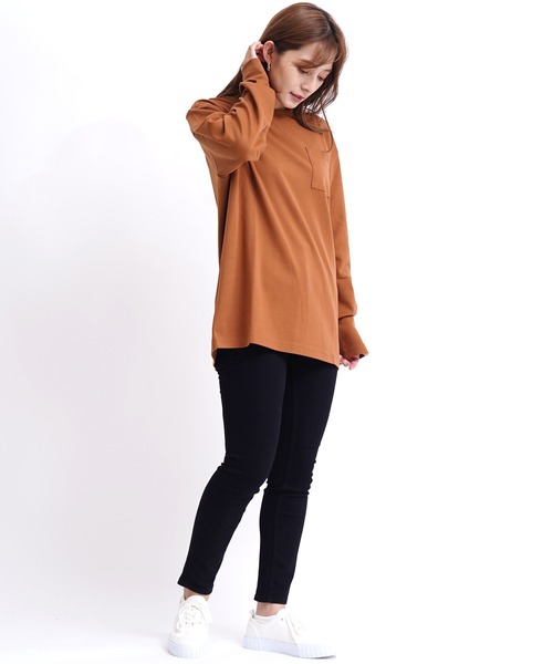 GIORDANO（ジョルダーノ）の「[ GIORDANO ] ルーズシルエットドロップショルダーロングスリーブTシャツ（長袖）（Tシャツ/カットソー・レディース・ブラウン/カーキ/ブルー/ホワイト/ブラック/ライトパープル/グレー・MEDIUM/LARGE/SMALL/XX-LARGE/X-LARGE）」の18枚目の写真