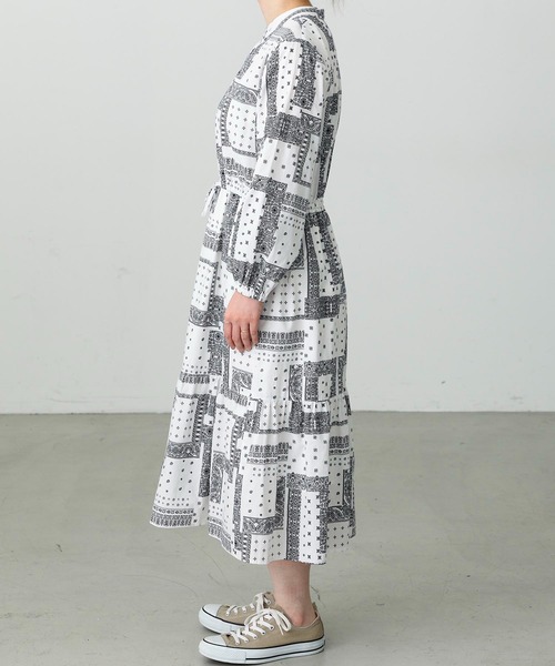 MILKFED.(ミルクフェド)の「BANDANA PRINT DRESS(ワンピース・レディース・ネイビー/オリーブ/ホワイト・ONE SIZE)」の4枚目の写真