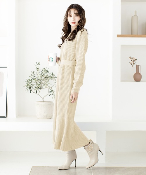 Julia Boutique（ジュリアブティック）の「ベルト付きローゲージニットマーメイドワンピース/21592（ワンピース・レディース・ベージュ/ブラック/アイボリー/ブルー・ONE）」の5枚目の写真