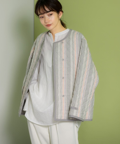 KBF（ケイビーエフ）の「ボリュームスリーブキーネックブラウス（シャツ/ブラウス・レディース・ブラック/オフホワイト/アイボリー・ONE）」の7枚目の写真