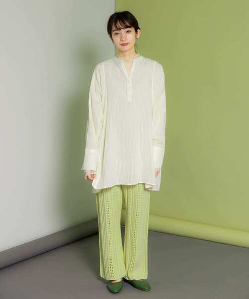 KBF（ケイビーエフ）の「ボリュームスリーブキーネックブラウス（シャツ/ブラウス・レディース・ブラック/オフホワイト/アイボリー・ONE）」の5枚目の写真