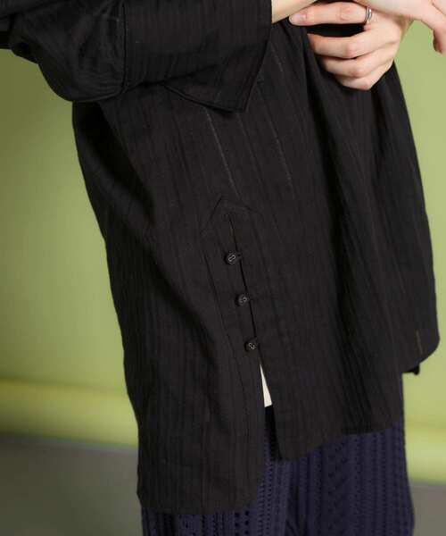 KBF（ケイビーエフ）の「ボリュームスリーブキーネックブラウス（シャツ/ブラウス・レディース・ブラック/オフホワイト/アイボリー・ONE）」の6枚目の写真