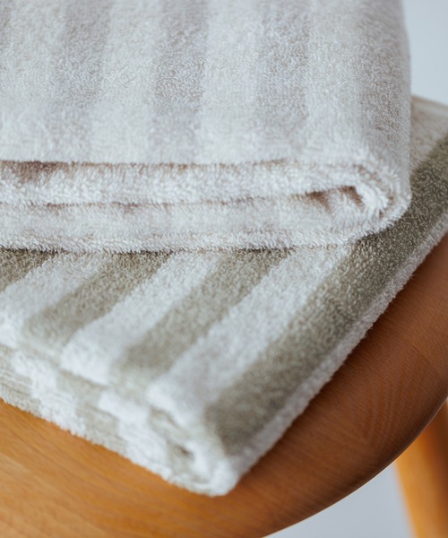 OMNES(オムネス)の「オーガニック FLUFFY TOWEL ビッグフェイスタオル(タオル・レディース・チャコール/グレー/ホワイト/ホワイト系その他2/ネイビー/ブラウン/ブルーグレー/ベージュ/カーキ/ホワイト系その他・FREE)」の13枚目の写真