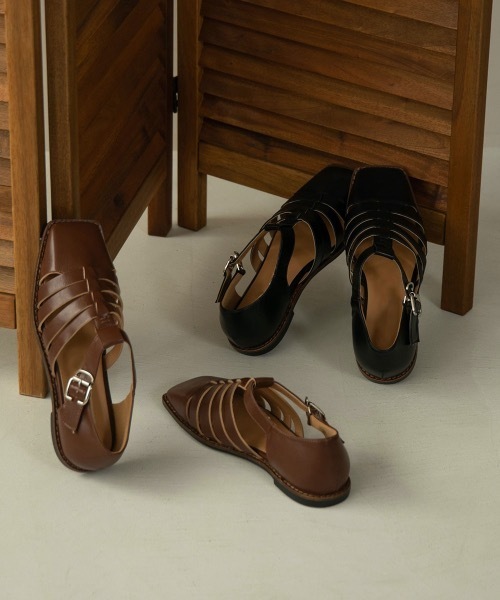 Amiur（エミレ）の「stitch gurkha sandal（サンダル・レディース・ブラウン/ブラック・S/M/L）」の3枚目の写真