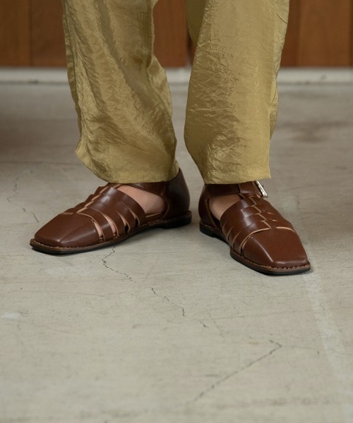 Amiur（エミレ）の「stitch gurkha sandal（サンダル・レディース・ブラウン/ブラック・S/M/L）」の6枚目の写真