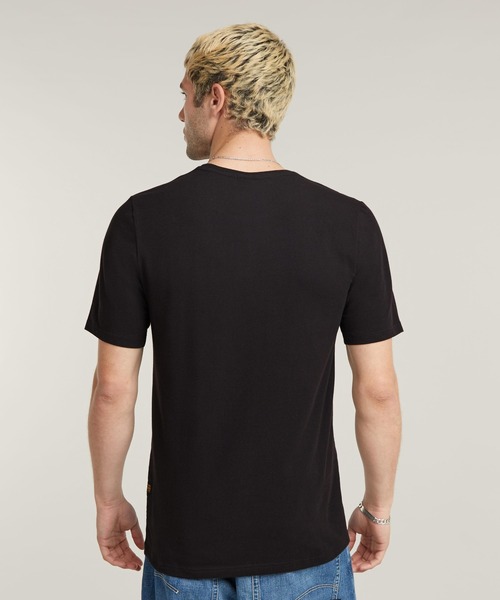G-STAR(ジースター)の「SLIM BASE T-SHIRT/ベーシックワンポイントスリムTシャツ(Tシャツ/カットソー・メンズ・ホワイト/ダークブラック・SMALL/MEDIUM/LARGE/X-LARGE/X-SMALL)」の9枚目の写真