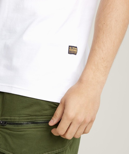 G-STAR(ジースター)の「SLIM BASE T-SHIRT/ベーシックワンポイントスリムTシャツ(Tシャツ/カットソー・メンズ・ホワイト/ダークブラック・SMALL/MEDIUM/LARGE/X-LARGE/X-SMALL)」の6枚目の写真