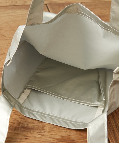 Actually（アクチュアリー）の「メタリック B4バッグ / エコバッグ サブバッグ（エコバッグ/サブバッグ・レディース・ゴールド・フリー）」の8枚目の写真