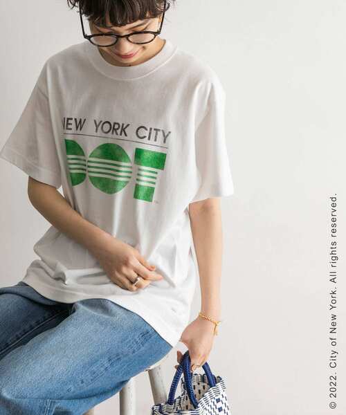 URBAN RESEARCH（アーバンリサーチ）の「NYC LOGO Tee（Tシャツ/カットソー・レディース・ホワイト/チャコールグレー・FREE）」の3枚目の写真