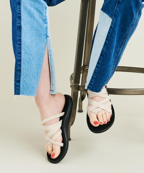 Teva（テバ）の「【国内exclusive】＜TEVA＞VOYA ZILLESA サンダル（サンダル・レディース・ブラック/オフホワイト・6/8/5/7）」の3枚目の写真