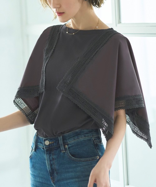 RUIRUE BOUTIQUE（ルイルエブティック）の「ハンカチスリーブTシャツ ｜ 半袖 ボートネック トップス 体型カバー  オフィスカジュアル 通勤服 華やか Tシャツ（Tシャツ/カットソー・レディース・ブラック/オフホワイト/ブルーグレー/ネイビー/スミクロ・LL/3L/S/M/L/4L/5L）」の4枚目の写真