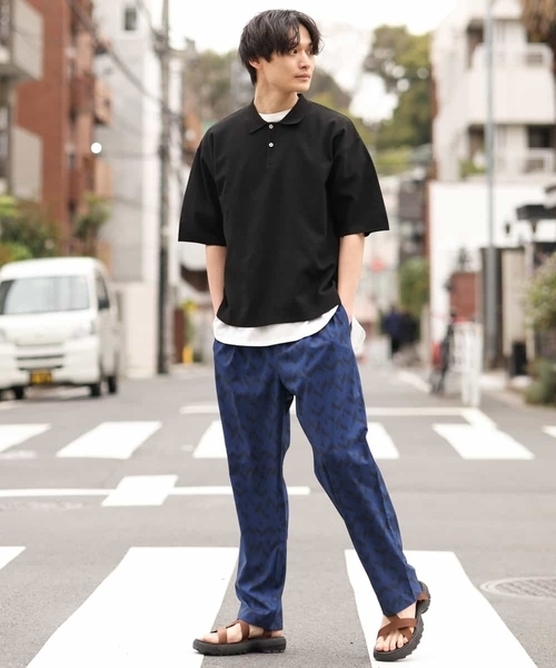 a.v.v（アーヴェヴェ）の「幾何学柄プリントイージーパンツ（その他パンツ・メンズ・ブルー・46/48）」の2枚目の写真