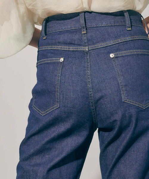 PUBLIC TOKYO(パブリックトウキョウ)の「ピンタックフレアデニム/ウォッシャブル(デニムパンツ・レディース・インディゴブルー・1/2)」の9枚目の写真