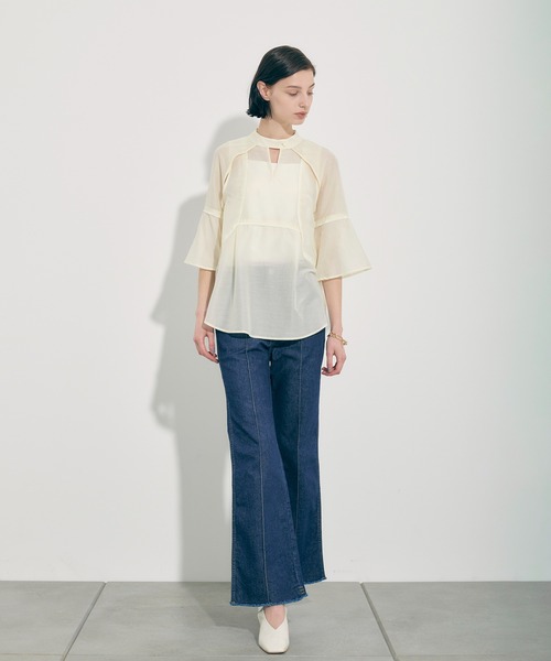 PUBLIC TOKYO(パブリックトウキョウ)の「ピンタックフレアデニム/ウォッシャブル(デニムパンツ・レディース・インディゴブルー・1/2)」の15枚目の写真