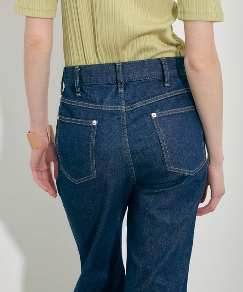 PUBLIC TOKYO(パブリックトウキョウ)の「ピンタックフレアデニム/ウォッシャブル(デニムパンツ・レディース・インディゴブルー・1/2)」の17枚目の写真