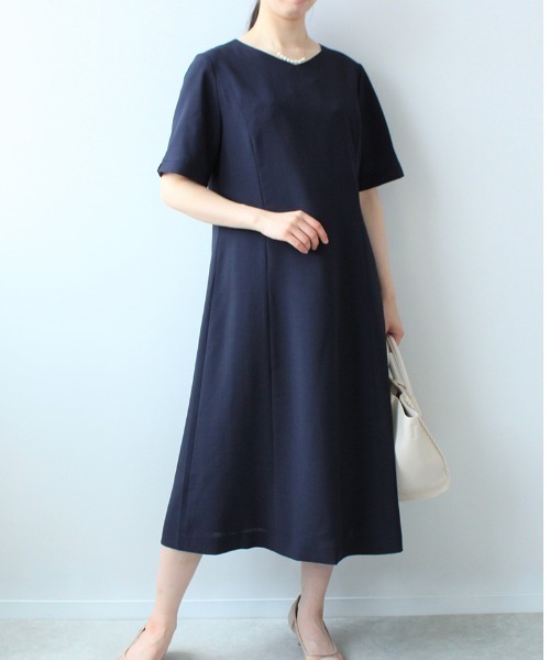 fleur by mint breeze(フルールバイミントブリーズ)の「【M~5L 大きいサイズ】Vネック Aライン ワンピース(ワンピース・レディース・ネイビー/ブルー・LL/3L/4L/5L/M/L)」の2枚目の写真