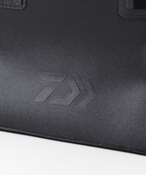 DAIWA（ダイワ）の「DAIWA　MULTI PURPOSE BAG 50（ショルダーバッグ・メンズ・ブラック・-）」の4枚目の写真
