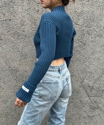 ボトルネックショート丈リブニット