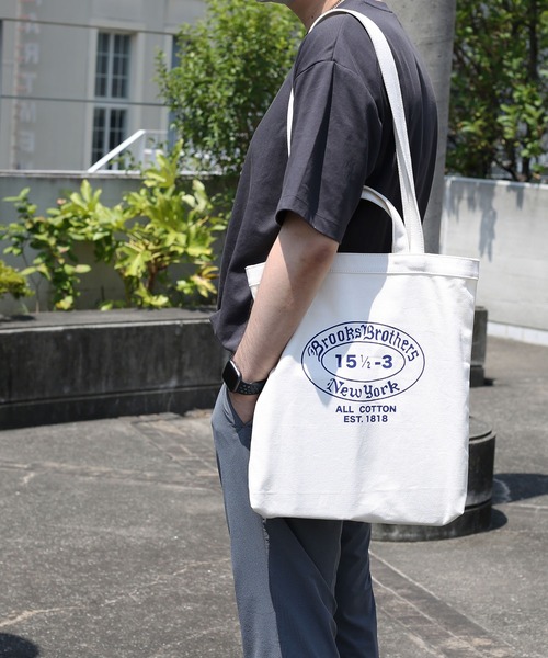 BROOKS BROTHERS(ブルックスブラザーズ)の「【オンラインショップ限定】コットンキャンバス ラベルプリント トートバック(トートバッグ・メンズ・ネイビー/レッド・ONE SIZE)」の6枚目の写真