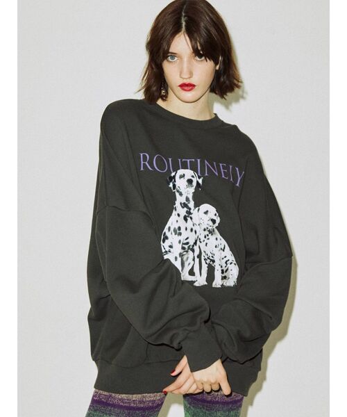 jouetie（ジュエティ）の「dogプリントプルオーバー（スウェット・レディース・ブラック/グレー/レッド・MEDIUM）」の2枚目の写真