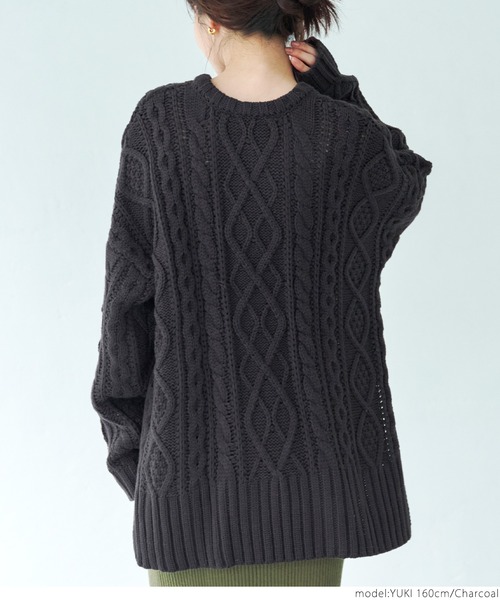 coca(coca)(コカ)の「スリット入りケーブルニット(ニット/セーター・レディース・アイボリー/チャコールグレー・ONE SIZE)」の3枚目の写真