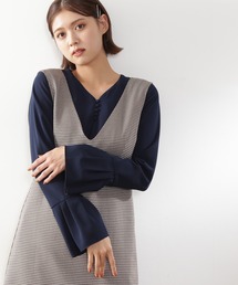 ◆ダブルフリルＶネックブラウス