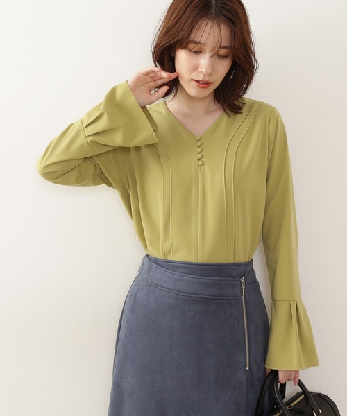 N.（N. Natural Beauty Basic）（エヌエヌナチュラルビューティーベーシック）の「◆ダブルフリルＶネックブラウス（シャツ/ブラウス・レディース・ナチュラル/ブルー/イエロー/ネイビー・MEDIUM）」の4枚目の写真