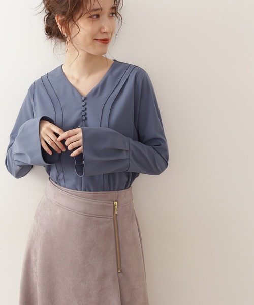 N.（N. Natural Beauty Basic）（エヌエヌナチュラルビューティーベーシック）の「◆ダブルフリルＶネックブラウス（シャツ/ブラウス・レディース・ナチュラル/ブルー/イエロー/ネイビー・MEDIUM）」の3枚目の写真