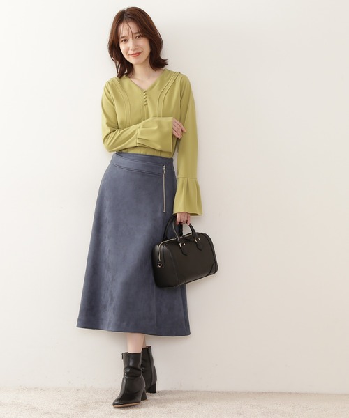 N.（N. Natural Beauty Basic）（エヌエヌナチュラルビューティーベーシック）の「◆ダブルフリルＶネックブラウス（シャツ/ブラウス・レディース・ナチュラル/ブルー/イエロー/ネイビー・MEDIUM）」の9枚目の写真