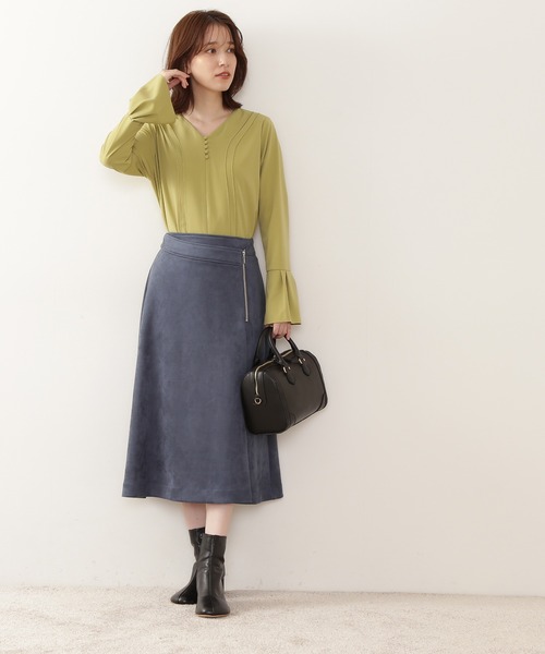 N.（N. Natural Beauty Basic）（エヌエヌナチュラルビューティーベーシック）の「◆ダブルフリルＶネックブラウス（シャツ/ブラウス・レディース・ナチュラル/ブルー/イエロー/ネイビー・MEDIUM）」の10枚目の写真