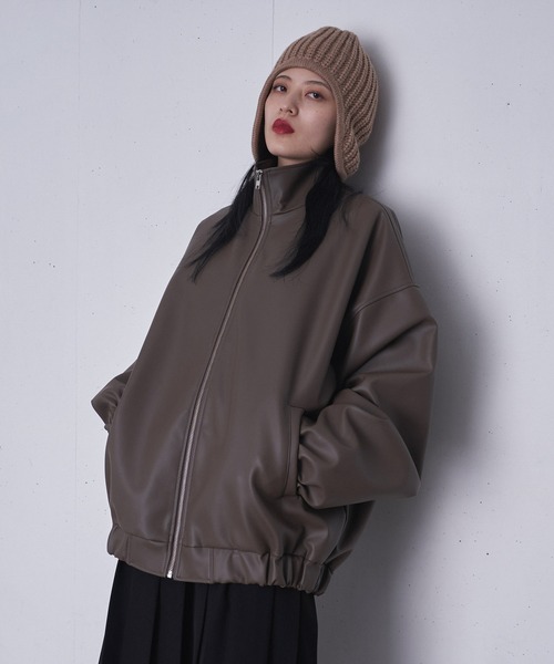 FEKETE（フェケテ）の「STAND-NECK VEGAN LEATHER BLOUSON / スタンドネックフェイクレザーブルゾン（ブルゾン・メンズ・ブラック/ブラウン・MEDIUM/LARGE）」の20枚目の写真