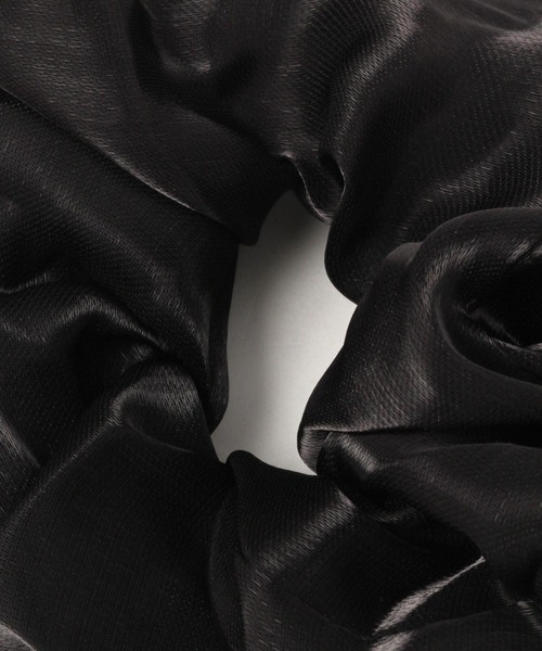 LAKOLE（ラコレ）の「オーガンジーシアーシュシュ / 171787（シュシュ・レディース・ブラック/オフホワイト/グリーン/オレンジ/ピンク/ライトグレー・FREE）」の7枚目の写真