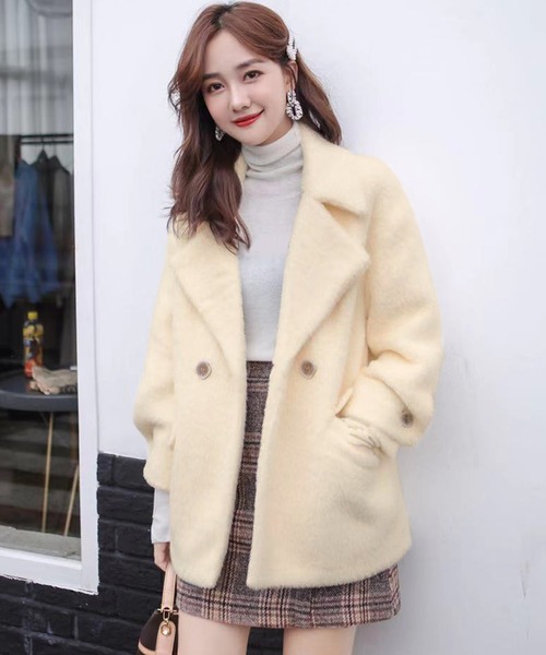 DAY CLOSET（デイ クローゼット）の「レディース ビッグカラーオーバーサイズエコファーピーコート（ピーコート・レディース・ピンク/ブルー/クリーム/グレイッシュベージュ・S/L/M）」の8枚目の写真