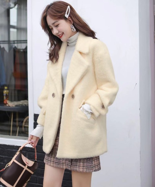 DAY CLOSET（デイ クローゼット）の「レディース ビッグカラーオーバーサイズエコファーピーコート（ピーコート・レディース・ピンク/ブルー/クリーム/グレイッシュベージュ・S/L/M）」の9枚目の写真