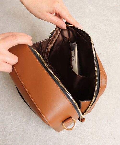 MAJESTIC LEGON（マジェスティックレゴン）の「ワイドベルトショルダーバッグ（ショルダーバッグ・レディース・アイボリー/ブラウン/グリーン・FREE）」の11枚目の写真