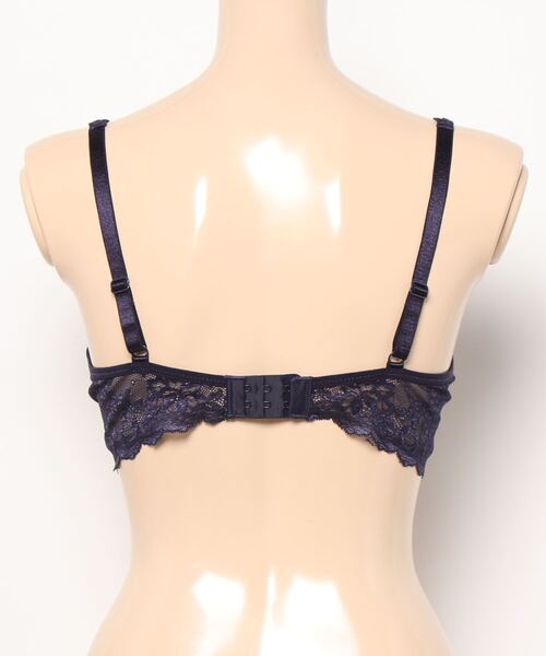 PEACH JOHN（ピーチジョン）の「【シームレスで響きにくい、究極のベーシックブラ】ワークブラレーシィ（ブラジャー・レディース・ネイビー/コーラルピンク・B65/C75/E65/C80/A70/D70/E70/C65/D65/F75/B70/C70/D75/E75/B75/B80/A75/F70/F65）」の4枚目の写真