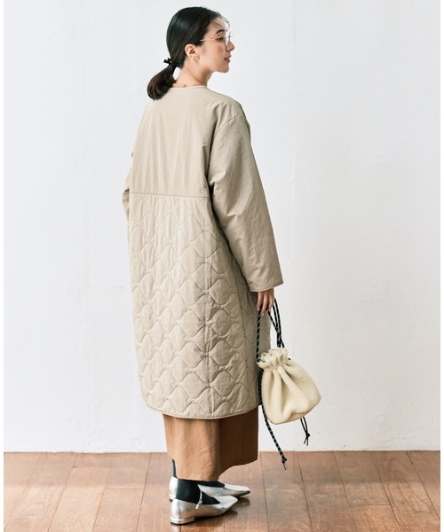 avecmoi（アヴェクモワ）の「【佐藤かなさんプロデュース】 アヴェクモワ　半分キルティングコート〈グレージュ〉（その他アウター・レディース・グレイッシュベージュ・2/1）」の3枚目の写真