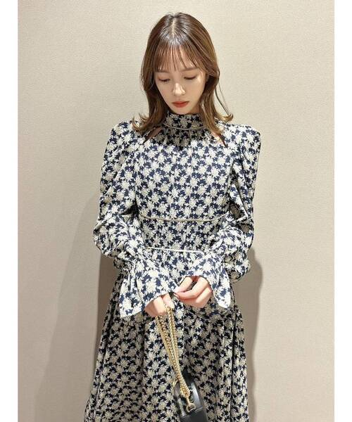 dazzlin（ダズリン）の「ストライプアンティークフラワーワンピース（ワンピース・レディース・アイボリー/ネイビー・FREE）」の4枚目の写真