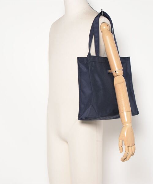 STYLEBLOCK(スタイルブロック)の「スクエアナイロントートバッグ(トートバッグ・レディース・カーキ/ブラック/オレンジ/パープル/ネイビー/パープル系その他/パープル系その他2/ピンク・FREE)」の9枚目の写真