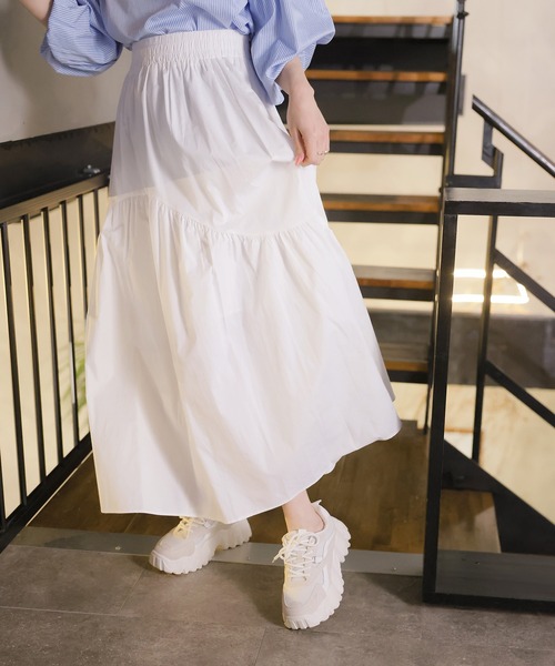 Girly Doll（ガーリードール）の「ティアードギャザーフレアスカート（スカート・レディース・チェック/ホワイト/カーキ/グレー/ブラック・M/L）」の2枚目の写真